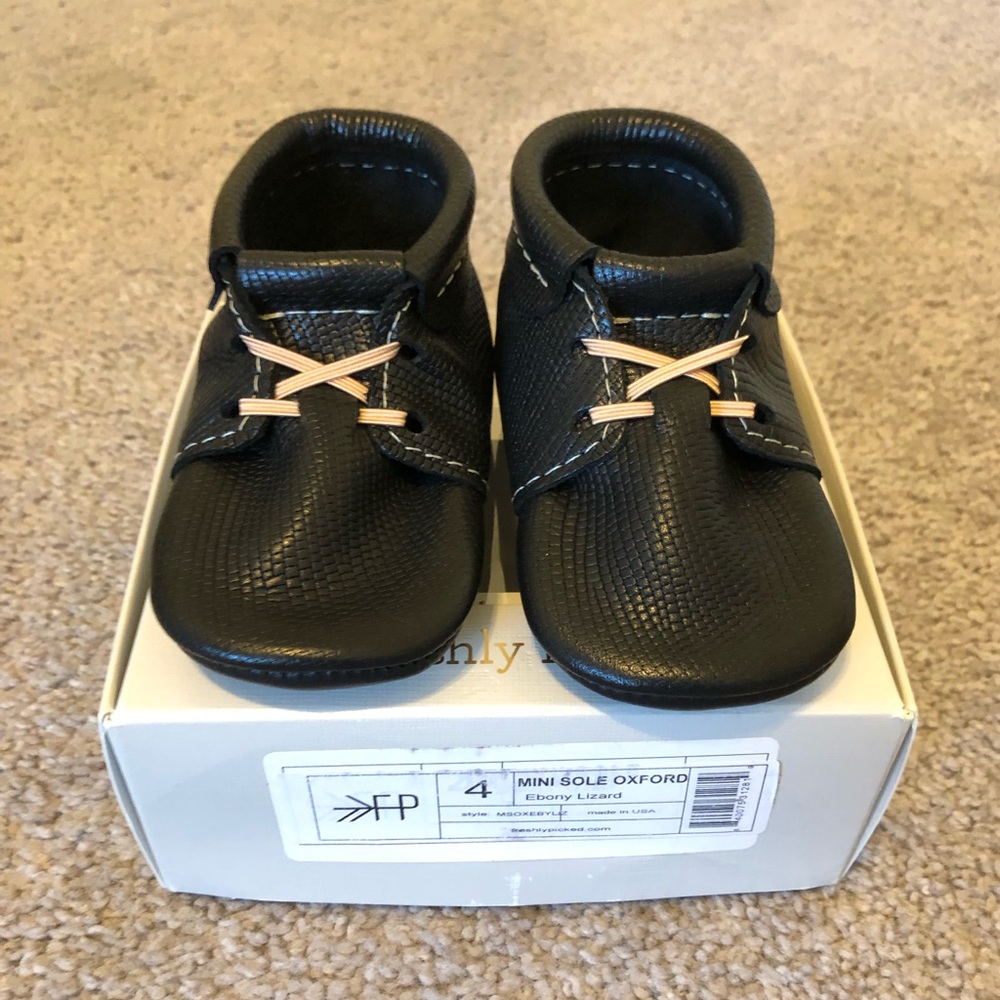 Black Freshly Picked Oxford Moccasins!